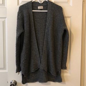❌SOLD❌Universal thread gray cardigan size M
